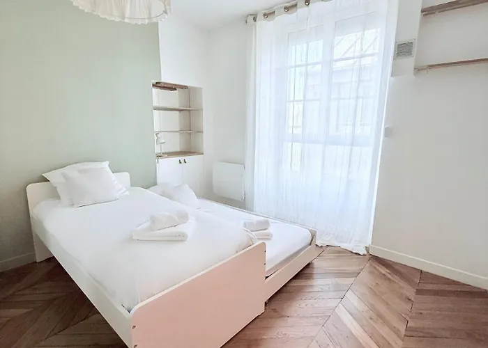 Lägenhet Le Dangeau Elegance Et Modernite Proche Chateau
