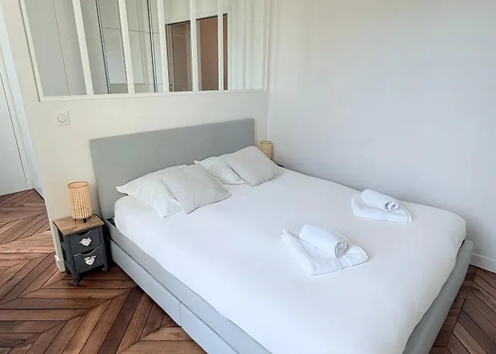 Lägenhet Le Dangeau Elegance Et Modernite Proche Chateau *